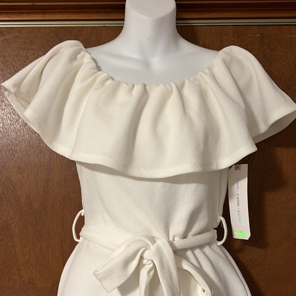 Ivory Color Romper🤍 - Picture 3 of 5